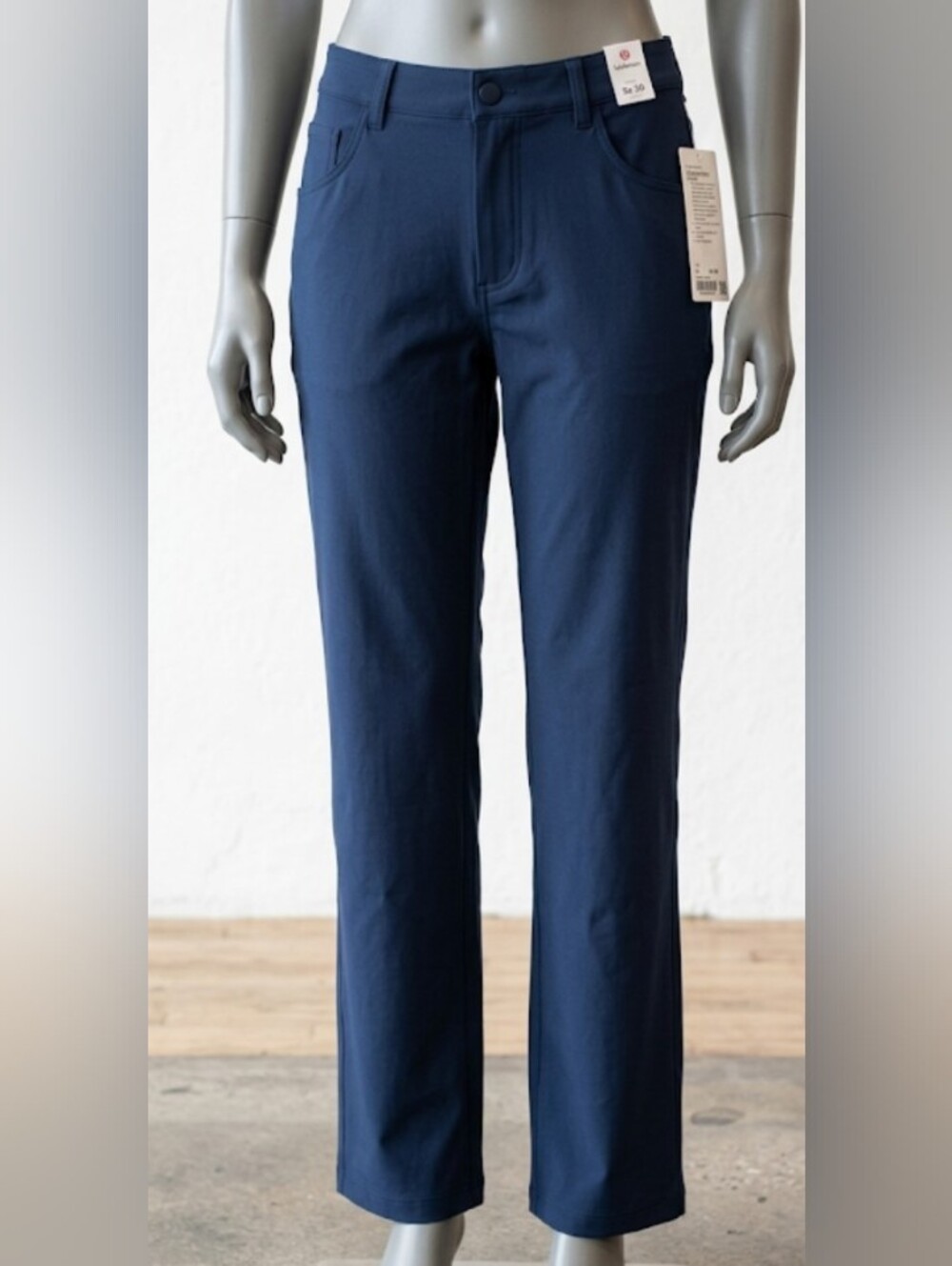 Lululemon Navy Blue Straight Leg Performance Pants (29)Gorpcore Movement